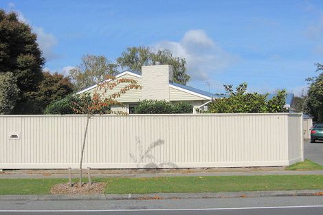 Photo of property in 34 Grahams Road, Ilam, Christchurch, 8041