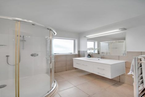 Photo of property in 60 De Quincey Terrace, Highland Park, Auckland, 2010