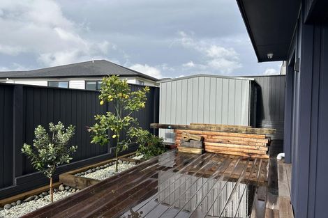 Photo of property in 19 Kerekin Drive, Oteha, Auckland, 0632