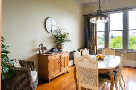 Photo of property in 16 Sealy Road, Bluff Hill, Napier, 4110