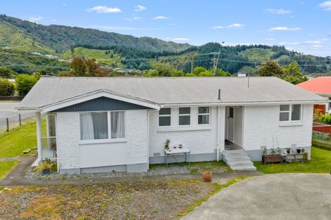 Photo of property in 14 Wairau Road, Picton, 7220