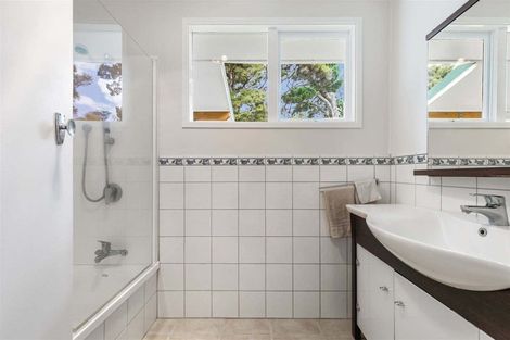 Photo of property in 1/24 Albany Highway, Greenhithe, Auckland, 0632