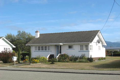 Photo of property in 14 Holmes Street, Waimate, 7924