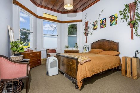 Photo of property in 33 Waimana Avenue, Northcote Point, Auckland, 0627