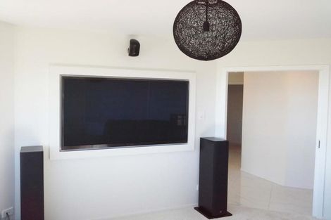 Photo of property in 4 Vardon Way, Waiwhakaiho, New Plymouth, 4312