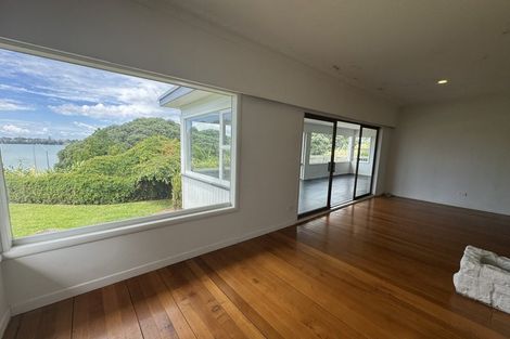 Photo of property in 27 Heath Avenue, Northcote, Auckland, 0627