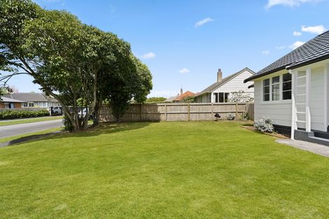 Photo of property in 15 Paul Crescent, Fairfield, Hamilton, 3214