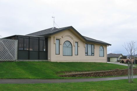 Photo of property in 2 Logan Views, Kelvin Grove, Palmerston North, 4414