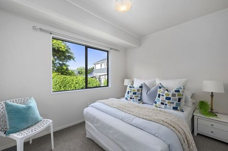 Photo of property in 2/51 Nigel Road, Browns Bay, Auckland, 0630
