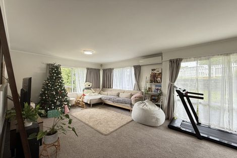 Photo of property in 2/11 Simon Ellice Drive, Bayview, Auckland, 0629