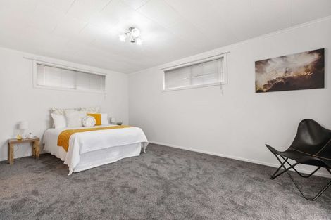 Photo of property in 11c Bamboo Grove, Kelston, Auckland, 0602