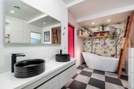 Photo of property in 16 Franklin Street, Opua, 0200