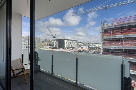 Photo of property in Halsey Apartments At Lighter Quay, 506/77 Halsey Street, Auckland Central, Auckland, 1010