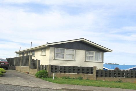 Photo of property in 19 Branscombe Street, Johnsonville, Wellington, 6037