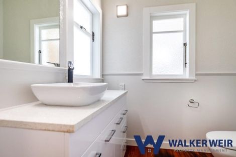 Photo of property in 209 Campbell Road, Greenlane, Auckland, 1061