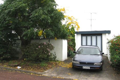 Photo of property in 10 Endymion Place, Half Moon Bay, Auckland, 2012