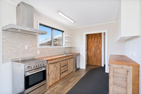 Photo of property in 129 Riverpark Crescent, Henderson, Auckland, 0610