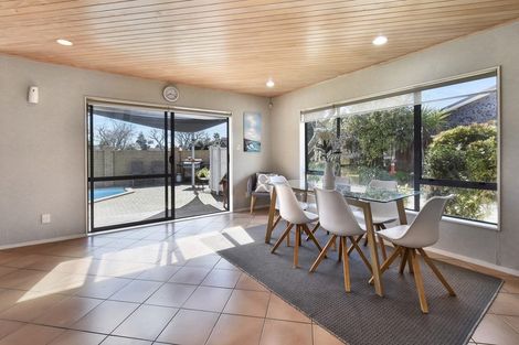 Photo of property in 25 Reynard Terrace, Conifer Grove, Takanini, 2112