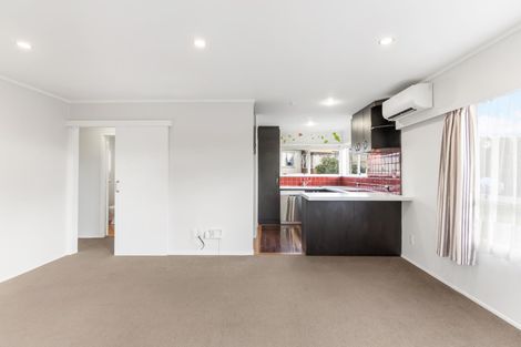 Photo of property in 1/1 Dalwhinnie Parade, Highland Park, Auckland, 2010