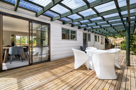 Photo of property in 15 Annison Avenue, Glen Eden, Auckland, 0602