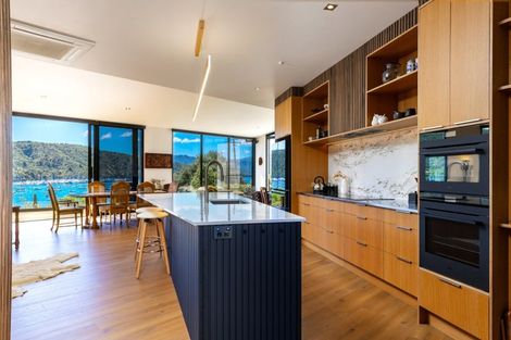 Photo of property in 324a Waikawa Road, Waikawa, Picton, 7220