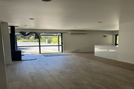 Photo of property in 58 Rauhuia Crescent, Parau, Auckland, 0604