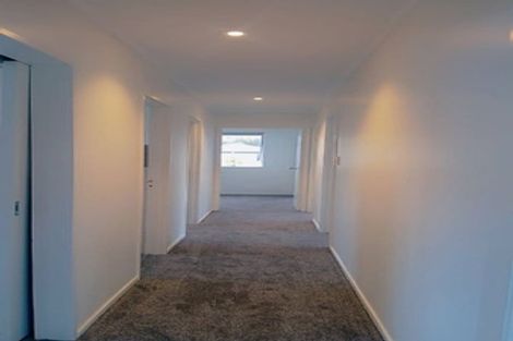 Photo of property in 1/69 Luanda Drive, Ranui, Auckland, 0612