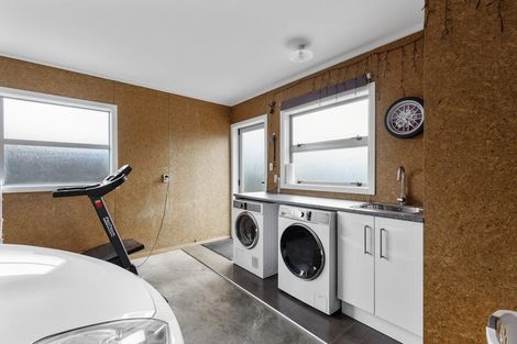 Photo of property in 62 Rosalie Terrace, Kelvin Grove, Palmerston North, 4414