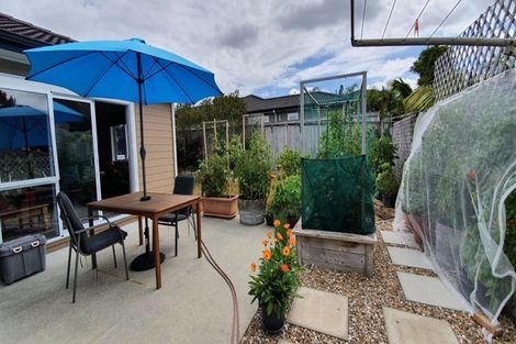 Photo of property in 10 Nirmal Place, Sunnyvale, Auckland, 0612