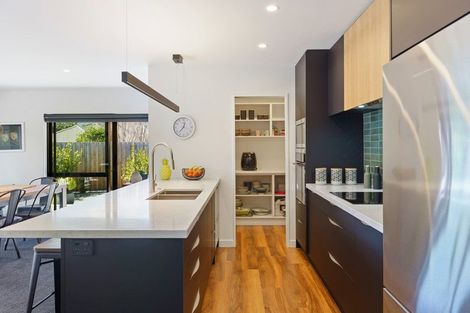 Photo of property in 17 Kaiwaru Place, Waikanae, 5036