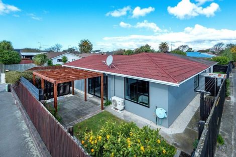 Photo of property in 1/63 Bridge Street, New Brighton, Christchurch, 8062