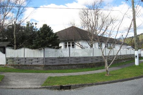 Photo of property in 18 Faulke Avenue, Wainuiomata, Lower Hutt, 5014