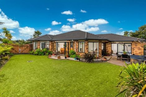 Photo of property in 93 Te Wharau Drive, Greenhithe, Auckland, 0632