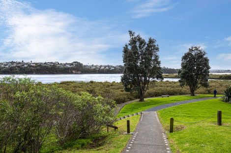 Photo of property in 4 Mana Place, Te Atatu Peninsula, Auckland, 0610