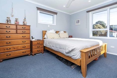 Photo of property in 19 Manapouri Place, Glenview, Hamilton, 3206