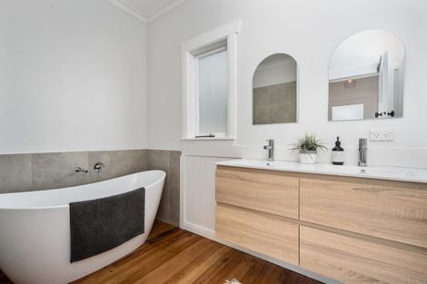 Photo of property in 2 Kent Street, Gate Pa, Tauranga, 3112