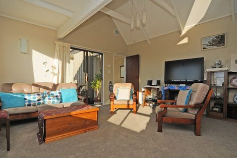 Photo of property in 7a Braithwaite Street, Karori, Wellington, 6012