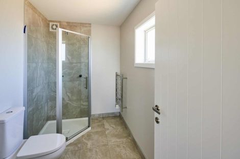 Photo of property in 36 Domett Street, Newlands, Wellington, 6037