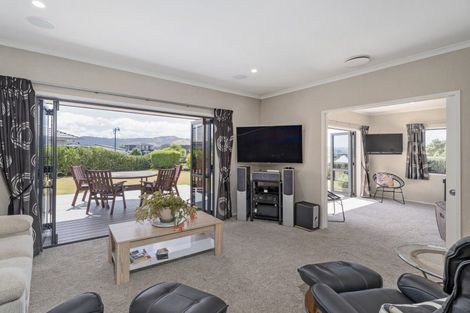 Photo of property in 6 Roseberry Place, Whitianga, 3510