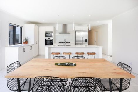 Photo of property in 33 Probert Crescent, Chartwell, Hamilton, 3210