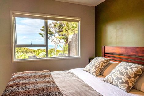 Photo of property in 50 Carsons Road, Waiheke Island, 1971