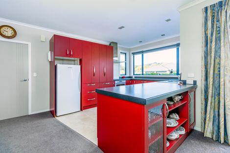 Photo of property in 1 Eric Batchelor Place, Waimate, 7924