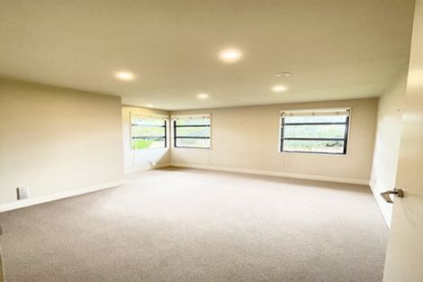 Photo of property in 10 Rangi Avenue, Schnapper Rock, Auckland, 0632