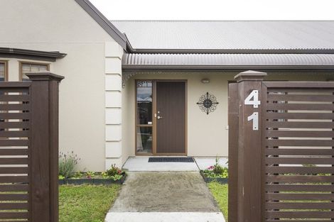 Photo of property in 41 Fitchett Street, Palmerston North, 4410