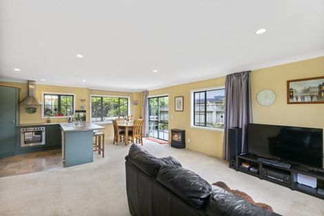 Photo of property in 40 Landsdowne Terrace, Karori, Wellington, 6012