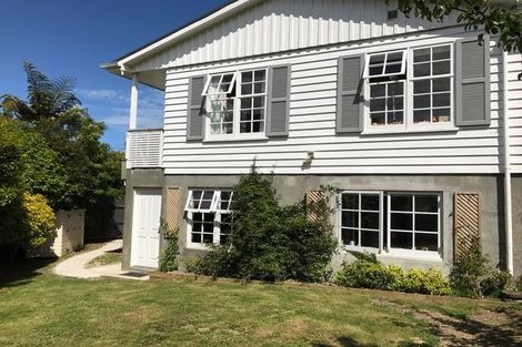 Photo of property in 11 Khouri Avenue, Karori, Wellington, 6012