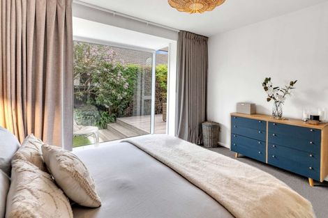 Photo of property in 33 Kent Lodge Avenue, Avonhead, Christchurch, 8042