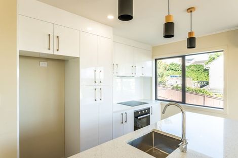 Photo of property in 2/2 Frost Road, Mount Roskill, Auckland, 1041