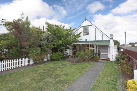 Photo of property in 13a Harris Street, Marton, 4710