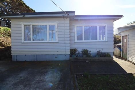 Photo of property in 12 Bristol Street, Island Bay, Wellington, 6023